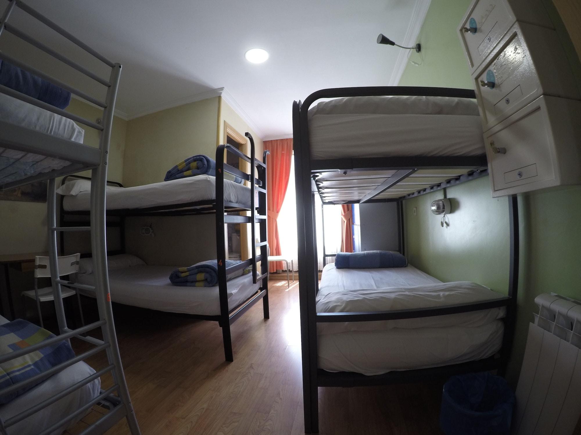 마드리드 Rc 미구엘 앙헬 호스텔 외부 사진 Hostel in Madrid, Spain