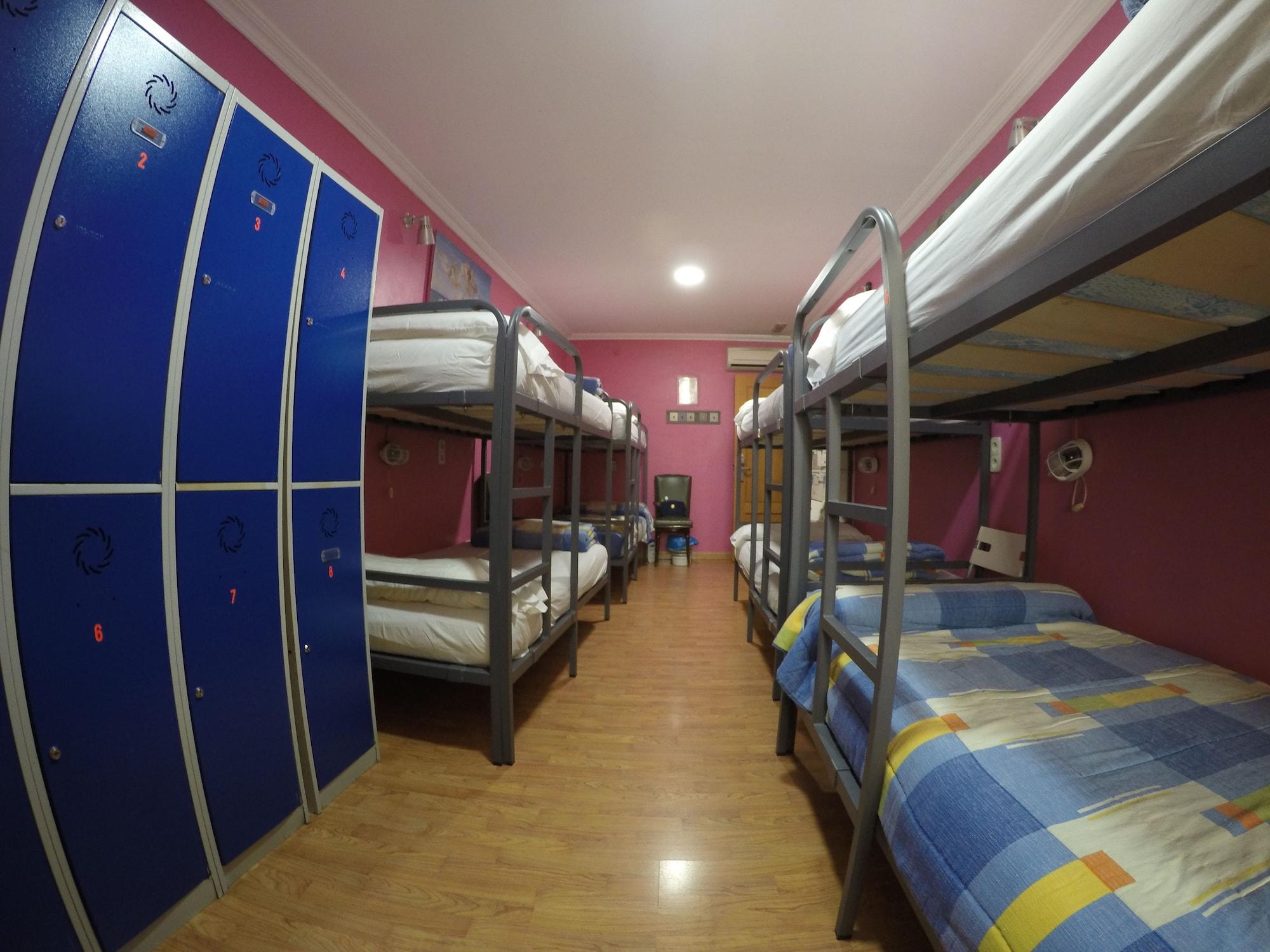 마드리드 Rc 미구엘 앙헬 호스텔 외부 사진 Hostel in Madrid, Spain