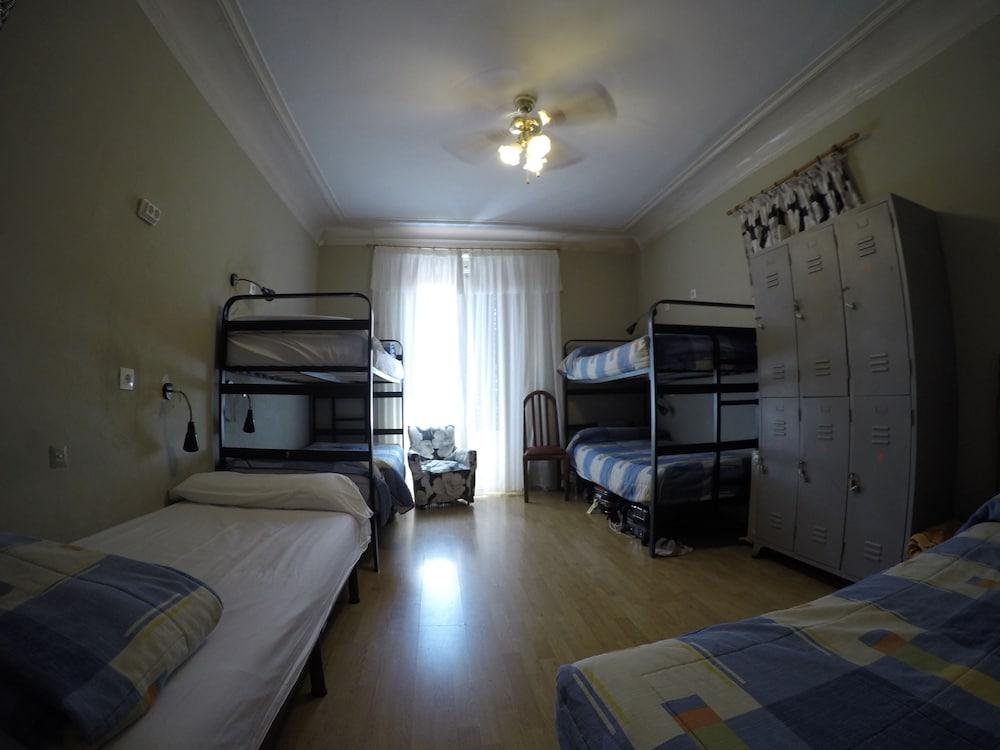 마드리드 Rc 미구엘 앙헬 호스텔 외부 사진 Hostel room in Spain