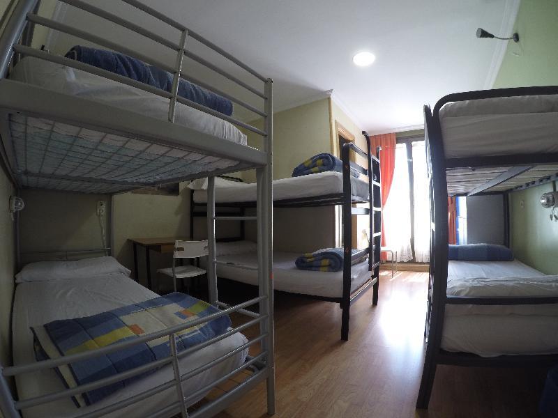 마드리드 Rc 미구엘 앙헬 호스텔 외부 사진 Hostel in Madrid, Spain