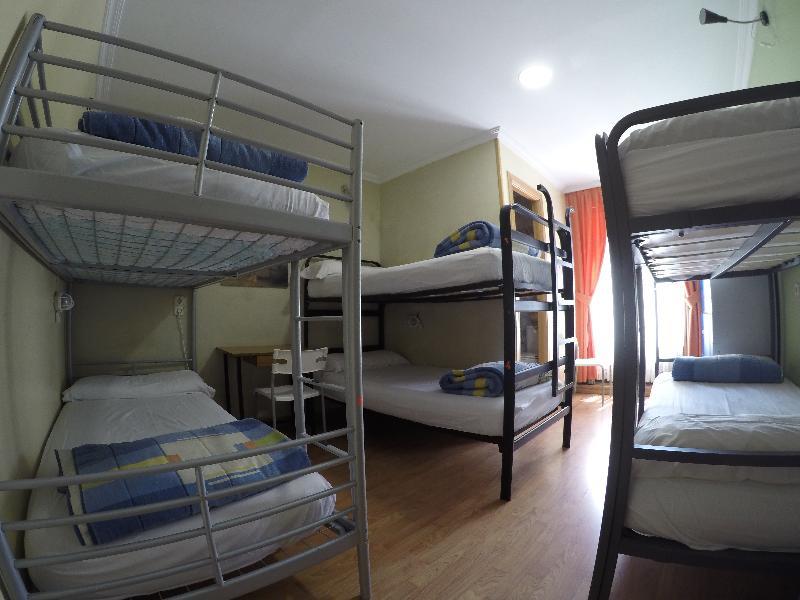 마드리드 Rc 미구엘 앙헬 호스텔 외부 사진 Hostel in Madrid, Spain